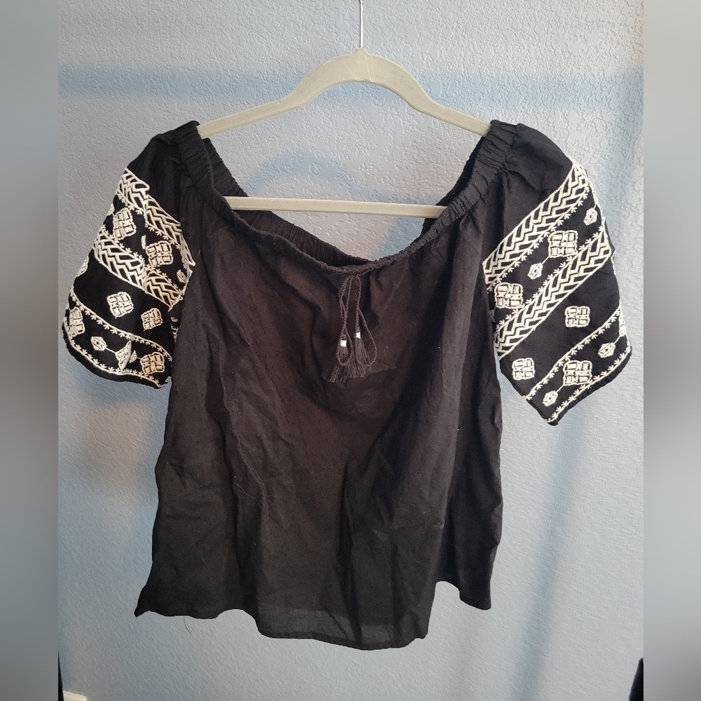 Old Navy Black and White Off The Shoulder Embroidered Top